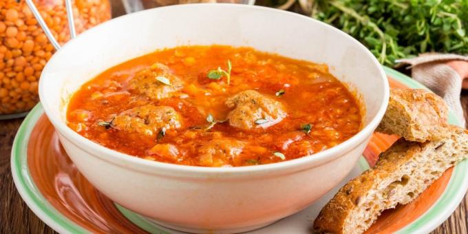 Lęšių sriuba su pomidorais ir mėsos