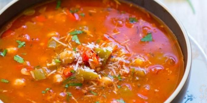 daržovių sriubos: sriuba su paprika, pomidorais, avinžirnių ir ryžių