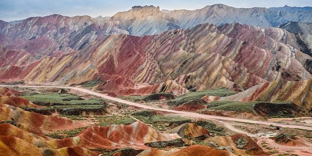 Azijos teritorija sąmoningai traukia turistus: spalvos kalvų Džangjė Danxia Nacionalinė geologijos parkas, Kinija