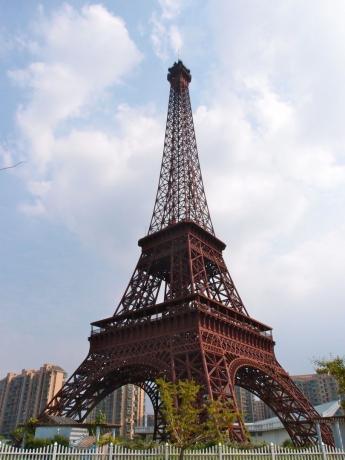 Tyanduchen: iš Eifelio bokšto kopiją