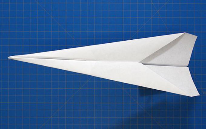 Kaip padaryti, kad lėktuvas, pagamintas iš popieriaus