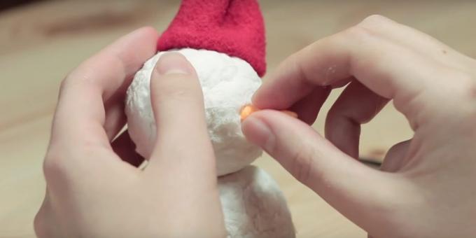Snowman savo rankomis: sukurti sniego senį ir klijai dalys