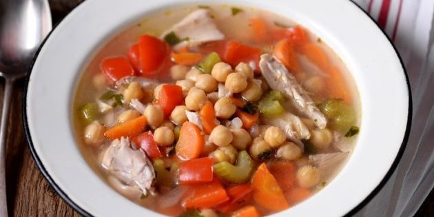 Receptai su avinžirnių: Vištienos sriuba su avinžirnių ir daržovių