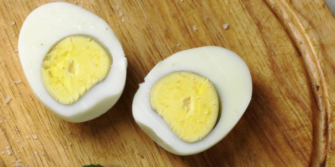 sveiki pusryčiai: kietai virti kiaušiniai
