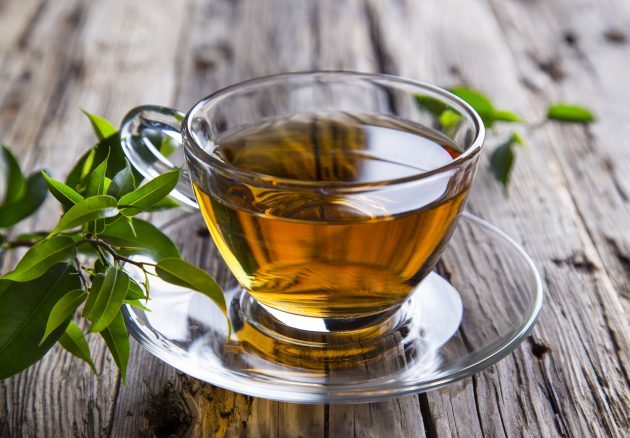 zhiroszhigayuschie produktai: žalia arbata