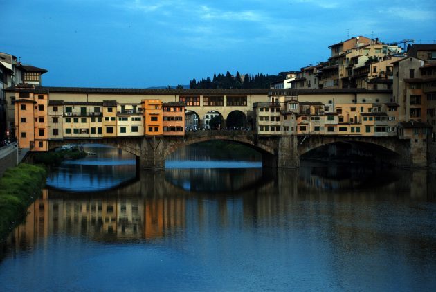 gražūs tiltai: Ponte Vecchio, Italija