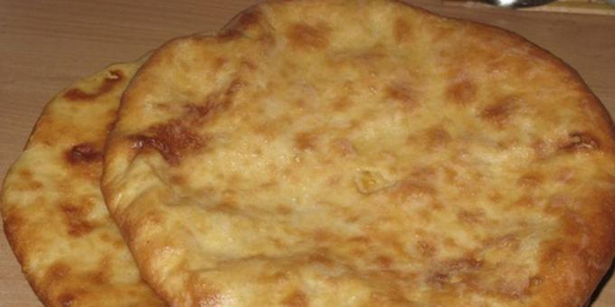 Receptai: Osetijos pyragėliai su sūriu, bulvėmis ir žolelių