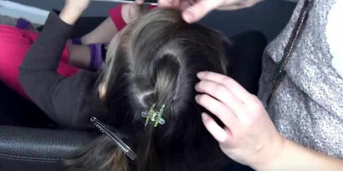 Nauja šukuosena mergaitėms Pasidalinkite plaukus