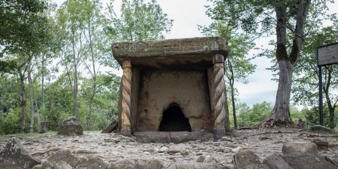 Gelendžiko lankytinos vietos: Pshad dolmens ir Dolmeno ūkis