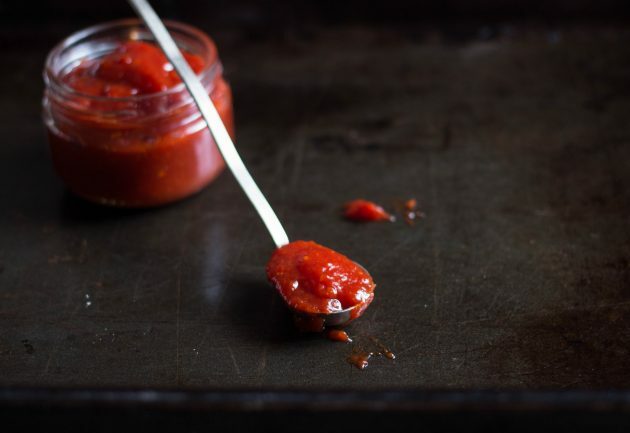 Išsiųskite pomidorų uogienę saugojimui