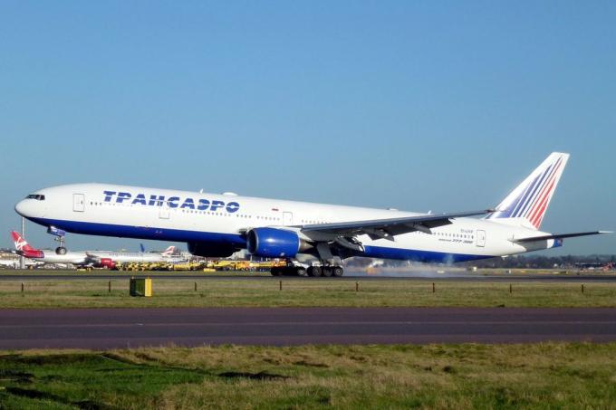 Boeing 777-300 bendrovės "Transaero"