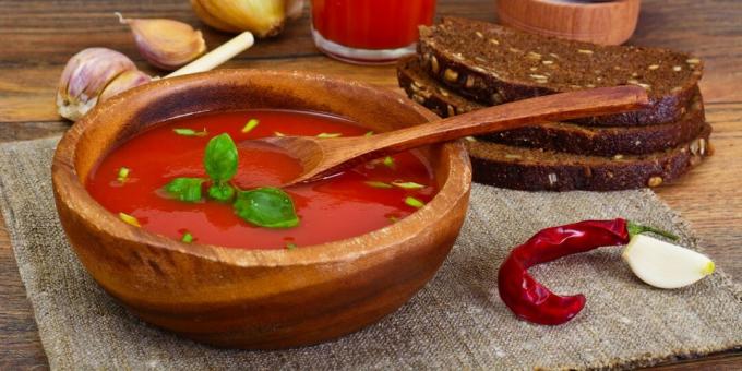 Pomidorų tyrės sriuba su česnaku ir čili