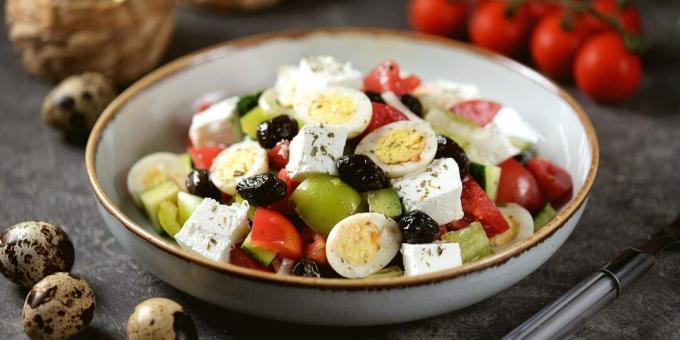 Graikiškos salotos su kiaušiniais