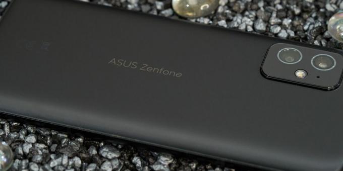 „Asus Zenfone 8“ apžvalga - visavertis flagmanas kompaktiškame korpuse