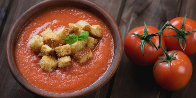 Pomidorai, agurkai ir paprika Gazpacho