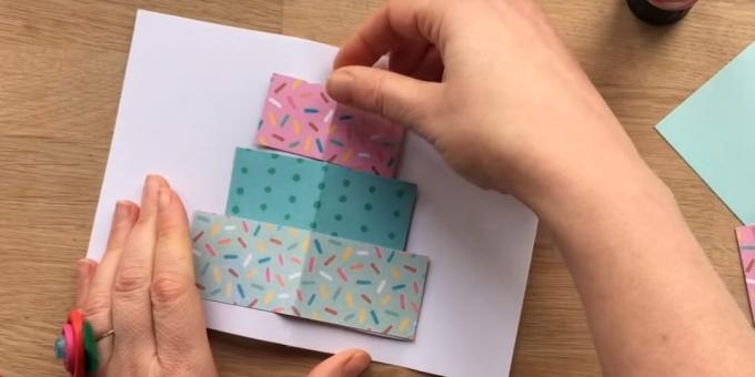 Iškirpti spalvotas popierius trijų sluoksnių ateityje dydžio tortas stačiakampis