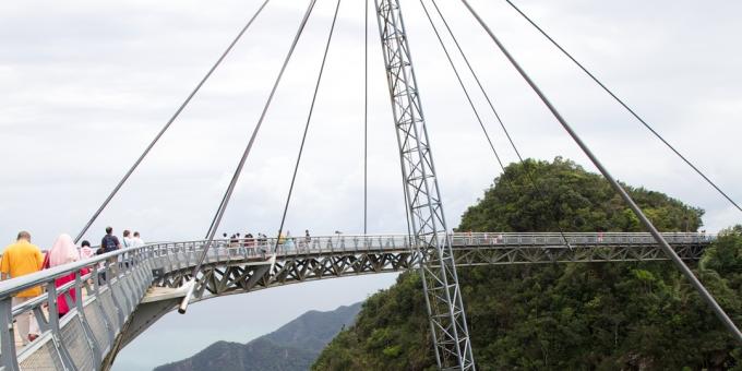Baisiausi tiltai: dangaus tiltas Langkawi saloje