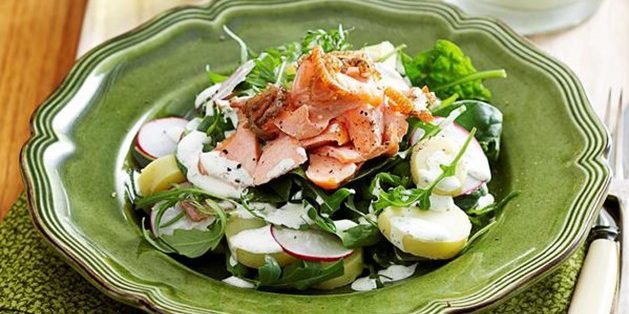Salotos su žuvimi: Bulvių salotos su upėtakių