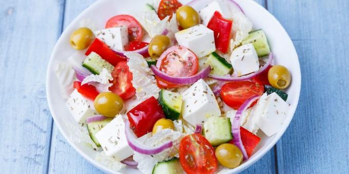 Graikiškos salotos su kinišku kopūstu