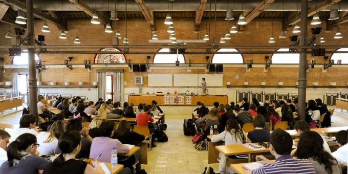 Aukštasis mokslas Italijoje: studentai pasirenka jų dauguma disciplinų laisvai nuspręsti, kada jie yra pasirengę imtis egzaminus