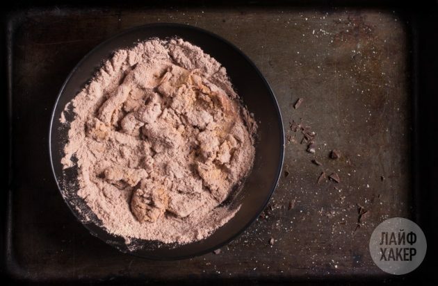 Baltymų saldainiai: įpilkite žemės riešutų sviesto ir sumaišykite visus ingredientus