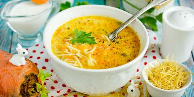 Vištienos sriuba su vermišeliais ir grietinėle
