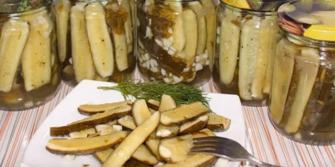 Salotos receptas "pirštai" agurkų žiemą su česnakais ir petražolėmis
