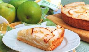 „Tsvetaevsky“ obuolių pyragas su grietinės įdaru