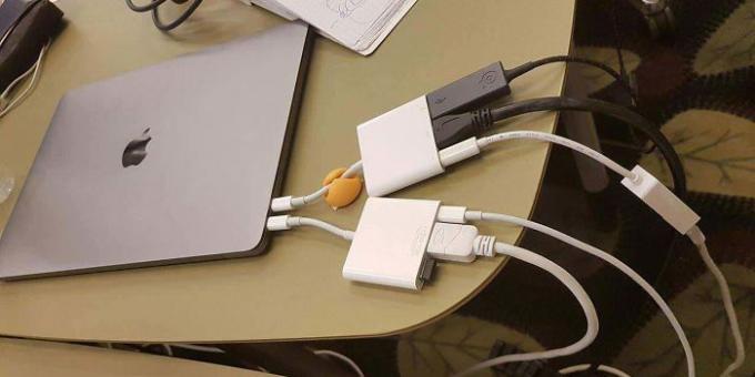 Nesėkmingas dizainas: "MacBook be reikalingų jungčių