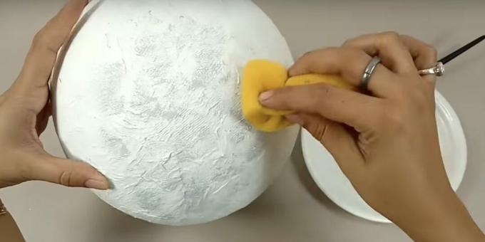 DIY lempa: dažykite ruošinį