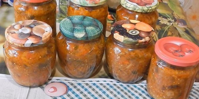 Baklažanų: Ikrai iš skrudintos baklažanų su cukinijomis ir pomidorų pasta