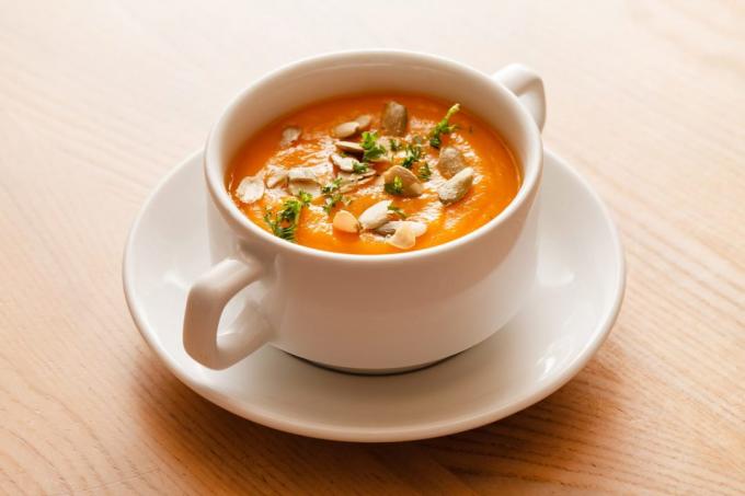 rudens receptai: Moliūgų sriuba su pistacijomis 