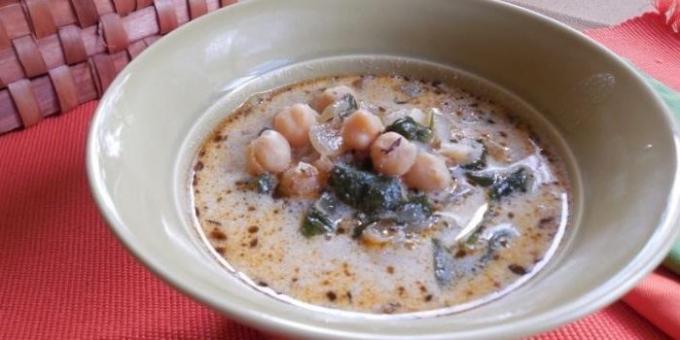 augaliniai sriubos: sriuba su salierais, špinatais ir avinžirnių