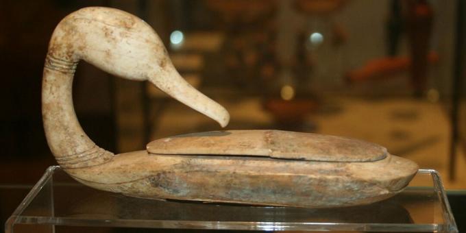 Kosmetikos istorija: bronzos amžiaus hipopotamo dramblio kaulo kosmetikos dėžutė.