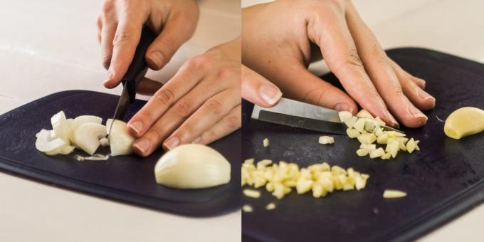 Kaip virėjas bulvės su mėsa: supjaustykite svogūną ir česnaką