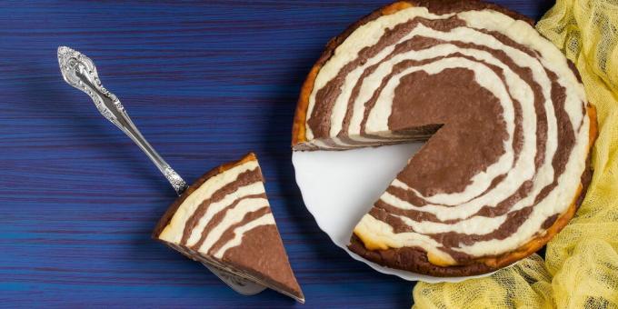 Kaip pasigaminti „Zebra“ varškės pyragą