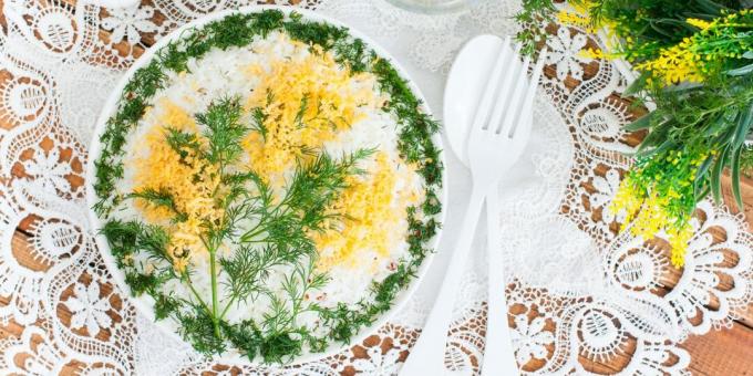 Mimozos salotos su ryžiais