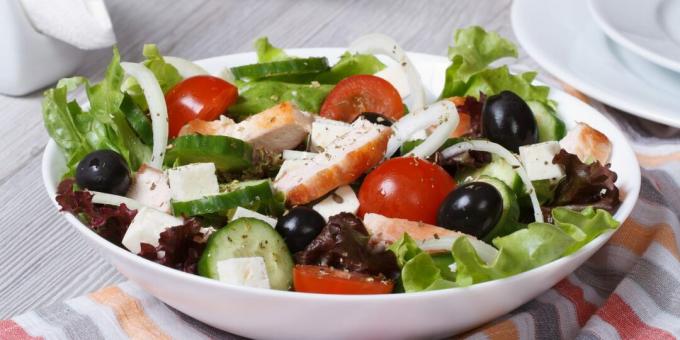Graikiškos salotos su vištiena