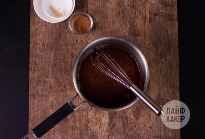Granola - Užvirinkite medaus ir cukraus sirupas