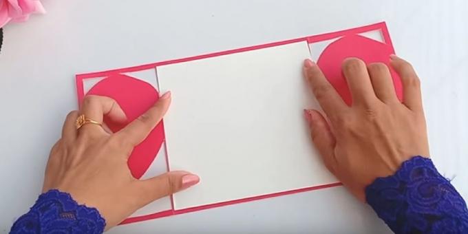 Iškirpti į baltą popieriaus lapą, kad iš kortelės atgal dydį