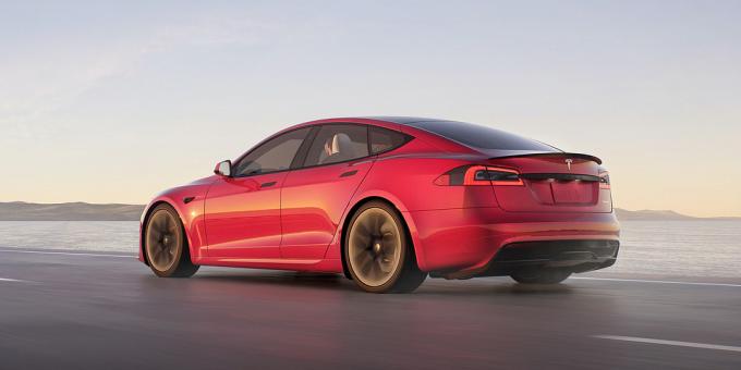 „Tesla Model S Plaid“
