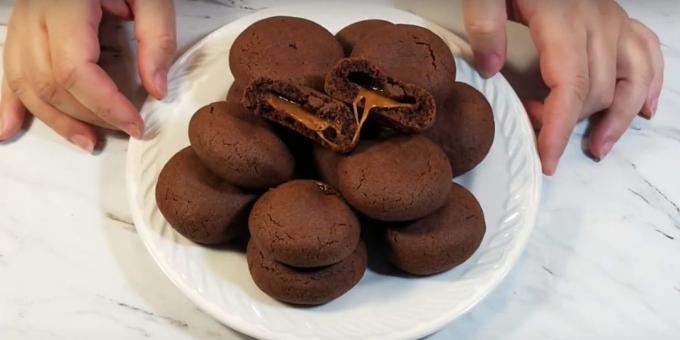 Šokoladas sausainiai su karamele