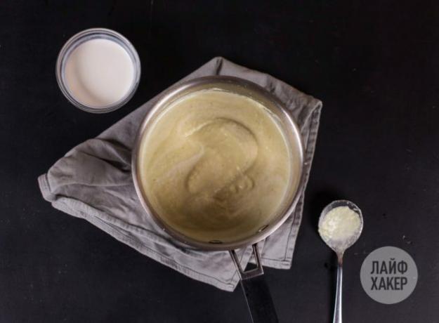 Žiedinių kopūstų sriuba: daržoves ištrinkite su sultiniu