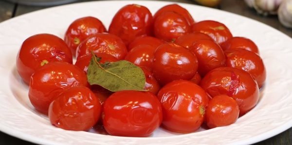 Saldūs marinuoti pomidorai - receptų