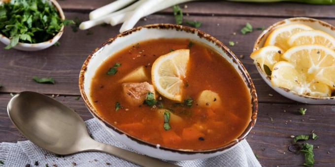 Pomidorų sriuba su konservuota žuvimi