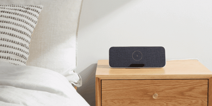 „Xiaomi“ pristatė naują „Bluetooth“ garsiakalbį. Ji žino, kaip įtaisus įkrauti belaidžiu būdu