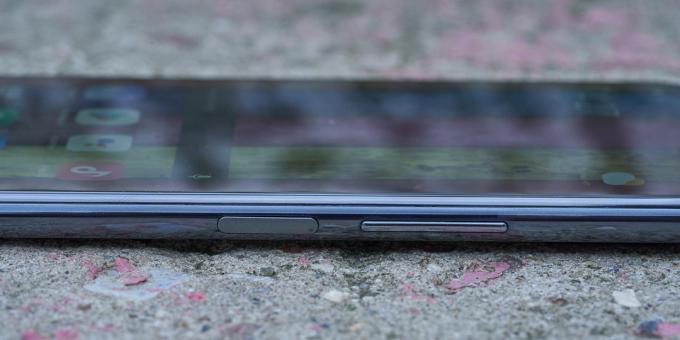 „Xiaomi Mi 11 Lite“ išmaniojo telefono šoninis skydelis 