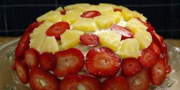 Tortas slapukas su ananasais ir braškių