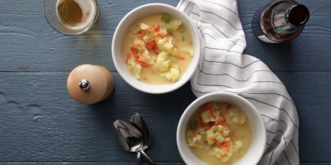 Sūrio sriuba su žiediniais kopūstais ir užpilkite bešamelio padažu: paprastas receptas