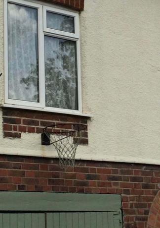 krepšinio lankas po langu